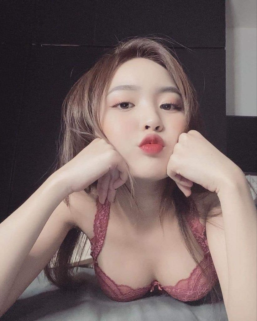 Ảnh Gái Xinh Sexy Gợi Cảm – Vẻ Đẹp Đôi Chân Và Những Bí Quyết Giữ Gìn Tự Tin, Tôn Vinh Phái Đẹp
