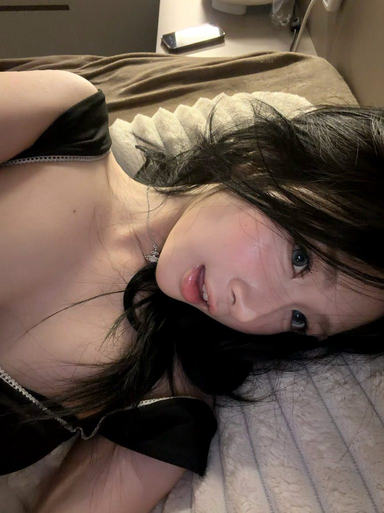 Ảnh Gái Body Thách Thức Và Cơ Hội Trong Hành Trình Định Hình Vẻ Đẹp Phụ Nữ Việt Nam