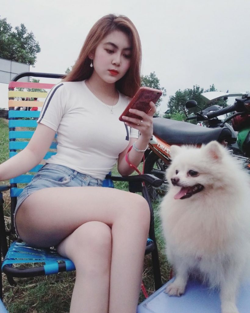 Gái Xinh Không Mặc Bikini Trên Mạng Xã Hội – Trào Lưu Gây Tranh Cãi Và Những Ảnh Hưởng Sâu Rộng