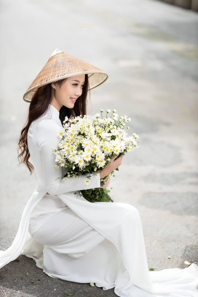 Hình Gái Xinh K8 Vẻ Đẹp Tự Nhiên Và Phong Cách Quyến Rũ Trên Bãi Biển Mùa Hè