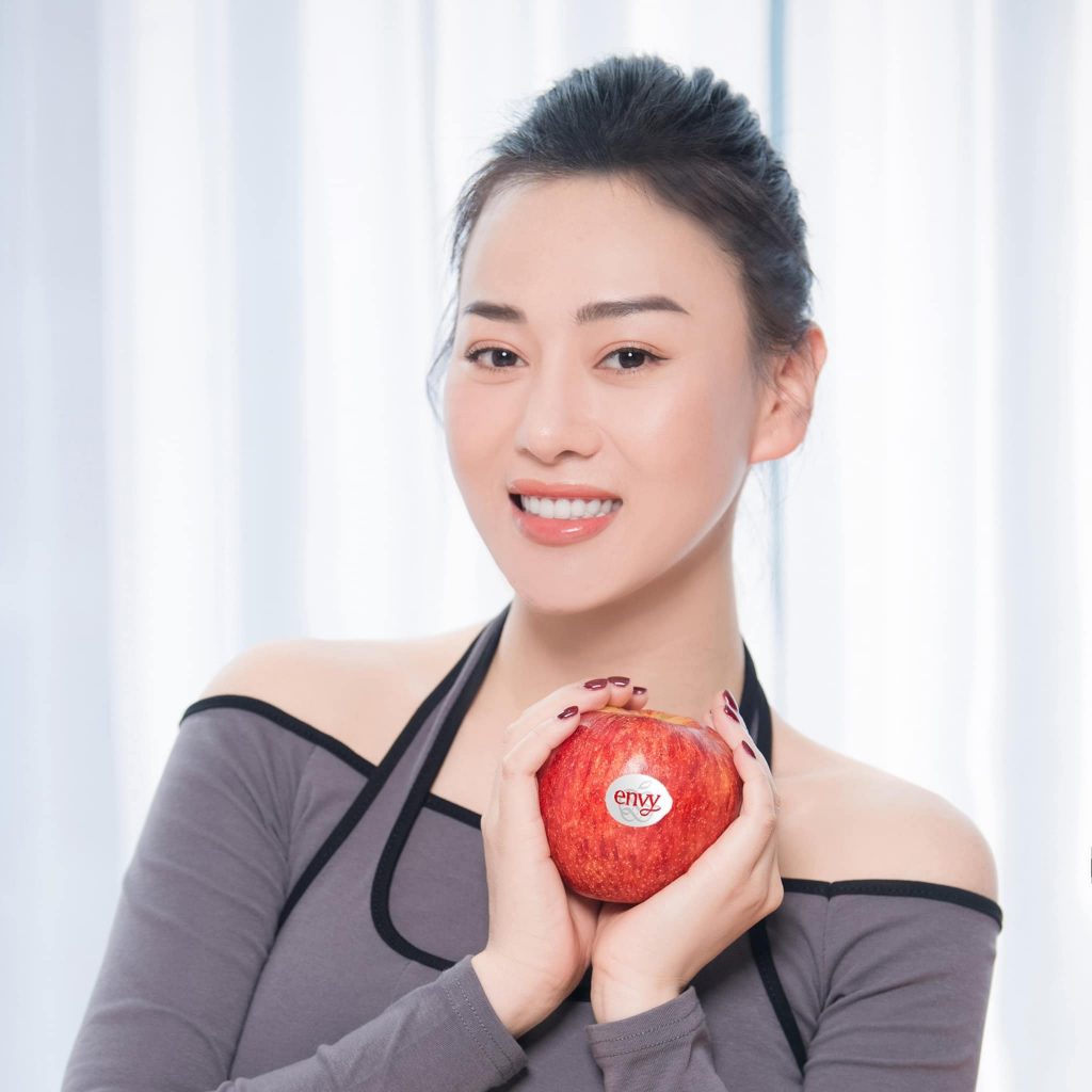 Vẻ Đẹp Tiềm Ẩn Của Gai Xinh Mac Vay Ngan Những Xuất Hiện Nổi Bật Và Kỳ Vọng Xã Hội